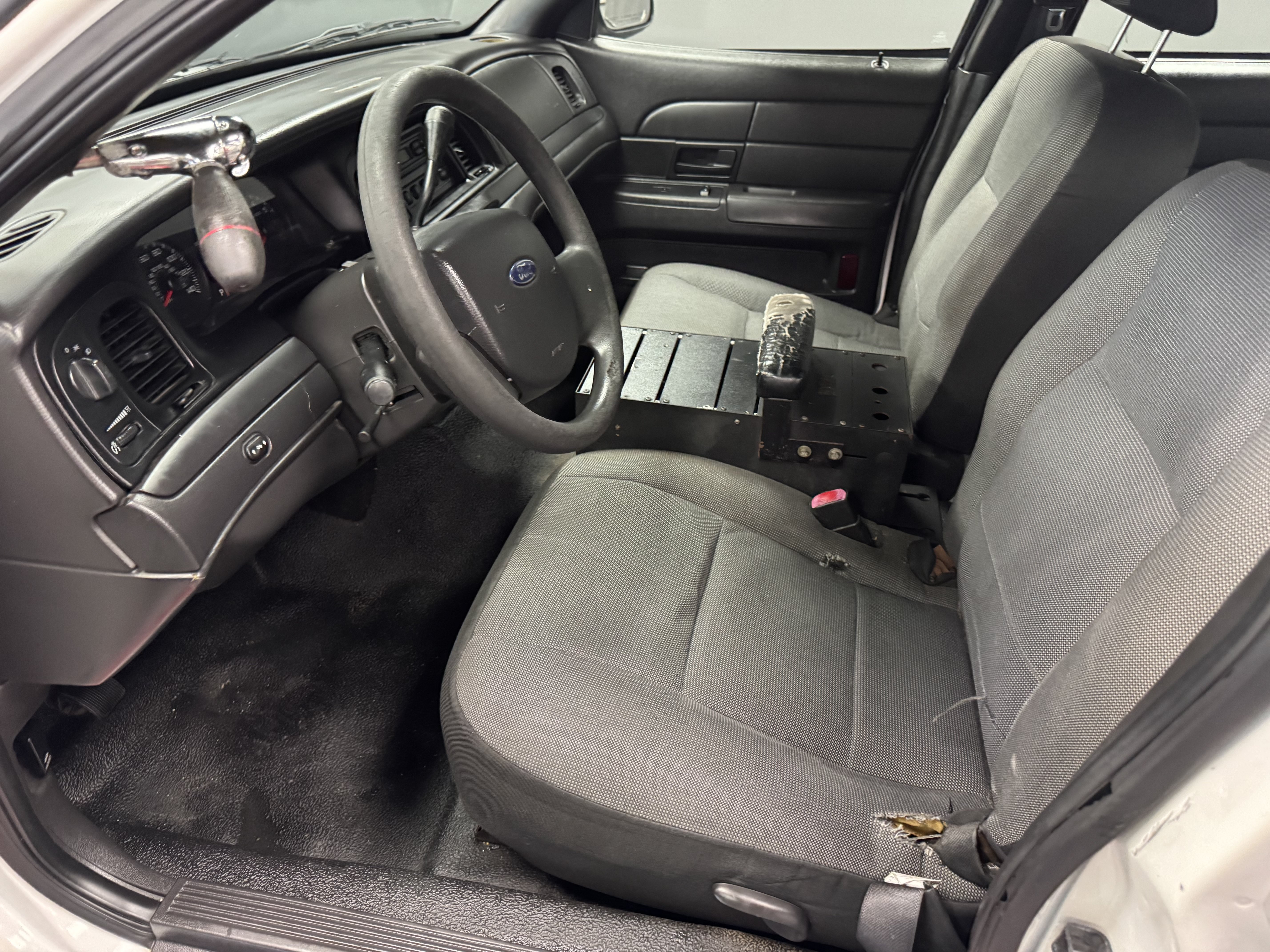 Used 2009 Ford Crown Victoria Police Interceptor RWD image 7