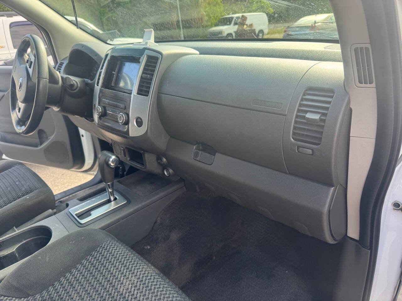 Used 2018 Nissan Frontier SV RWD image 12