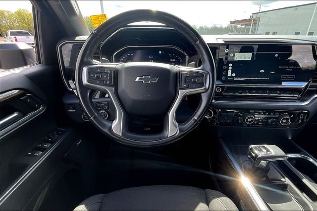 Used 2022 Chevrolet Silverado 1500 LT Trail Boss w/ Convenience Package II image 9