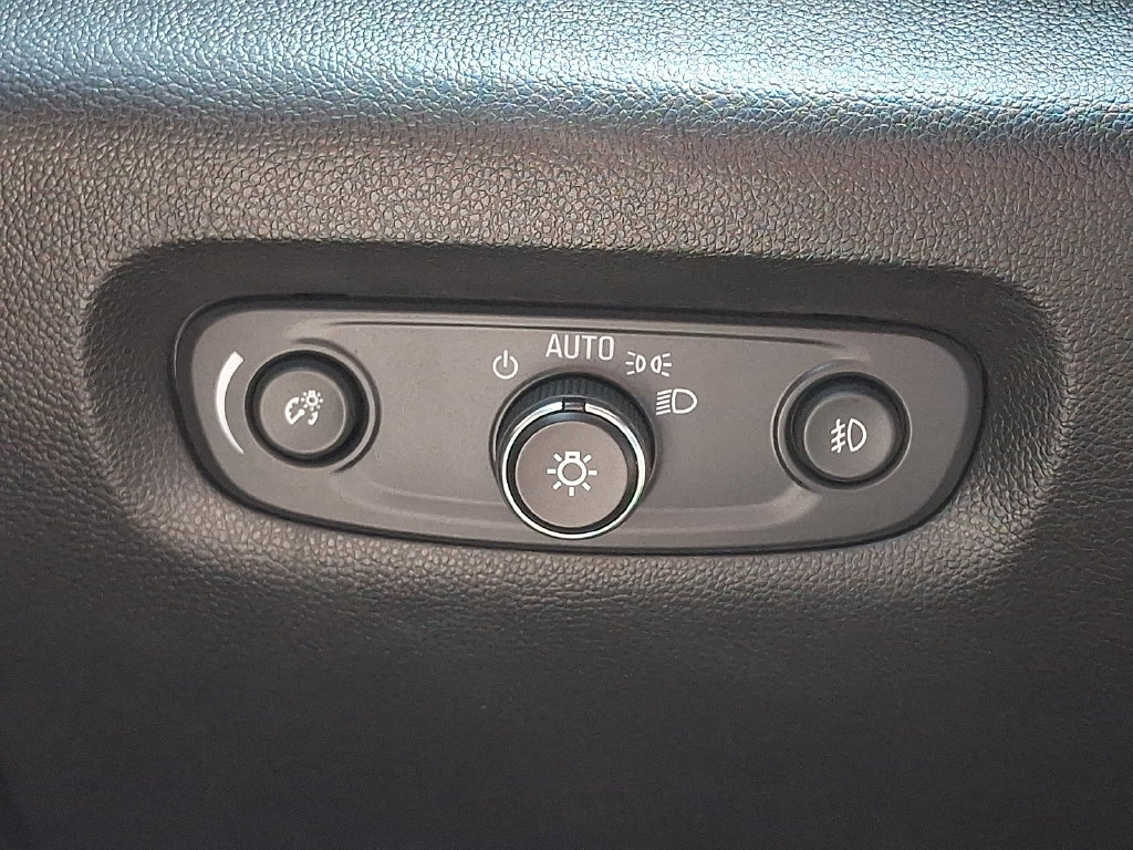 Used 2020 Chevrolet Traverse LT FWD image 25