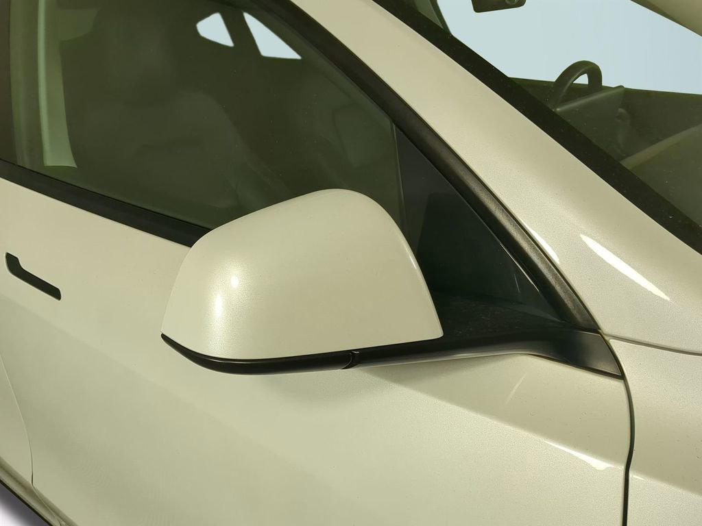 Used 2020 Tesla Model Y Long Range image 12