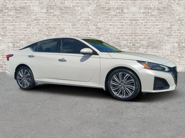 Used 2023 Nissan Altima 2.5 SL AWD/4WD image 1