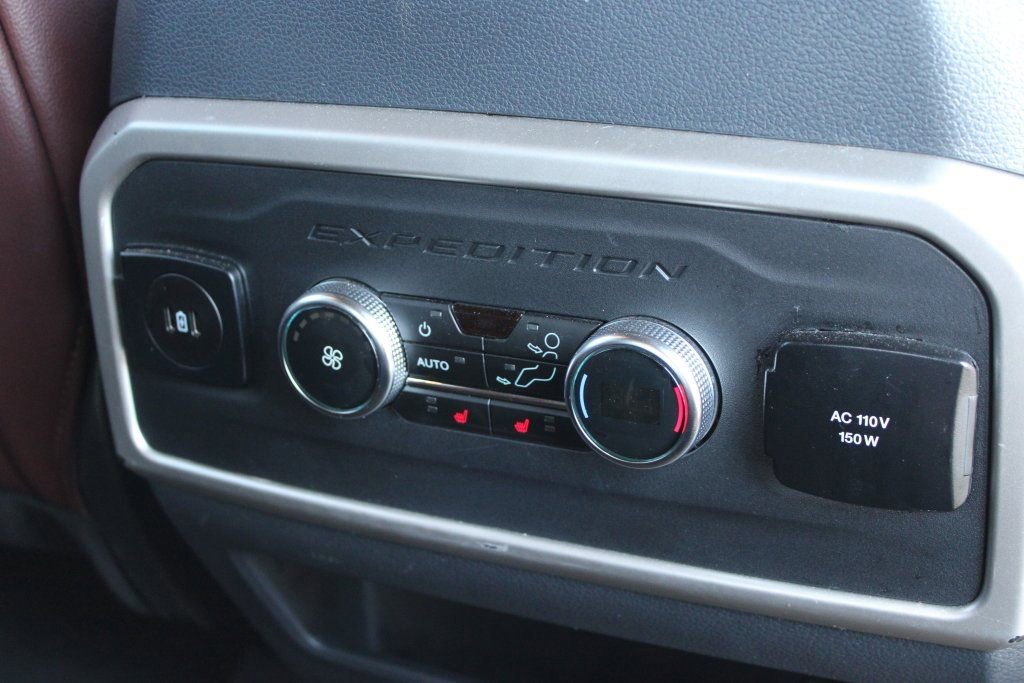 Used 2024 Ford Expedition Limited image 34