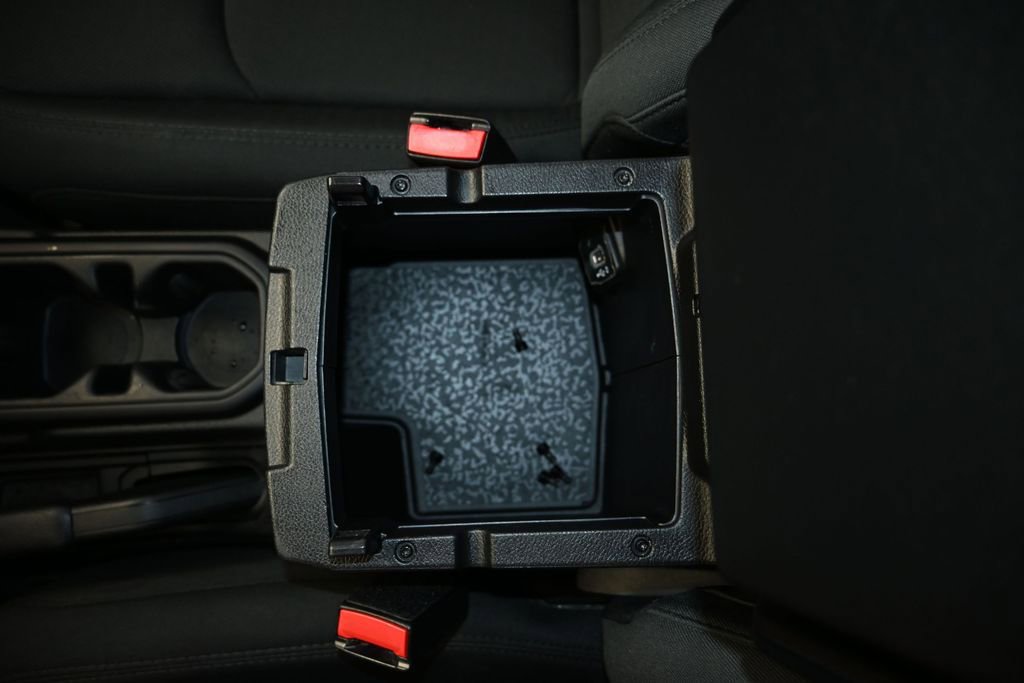 Used 2022 Jeep Wrangler Unlimited Sport AWD/4WD image 19
