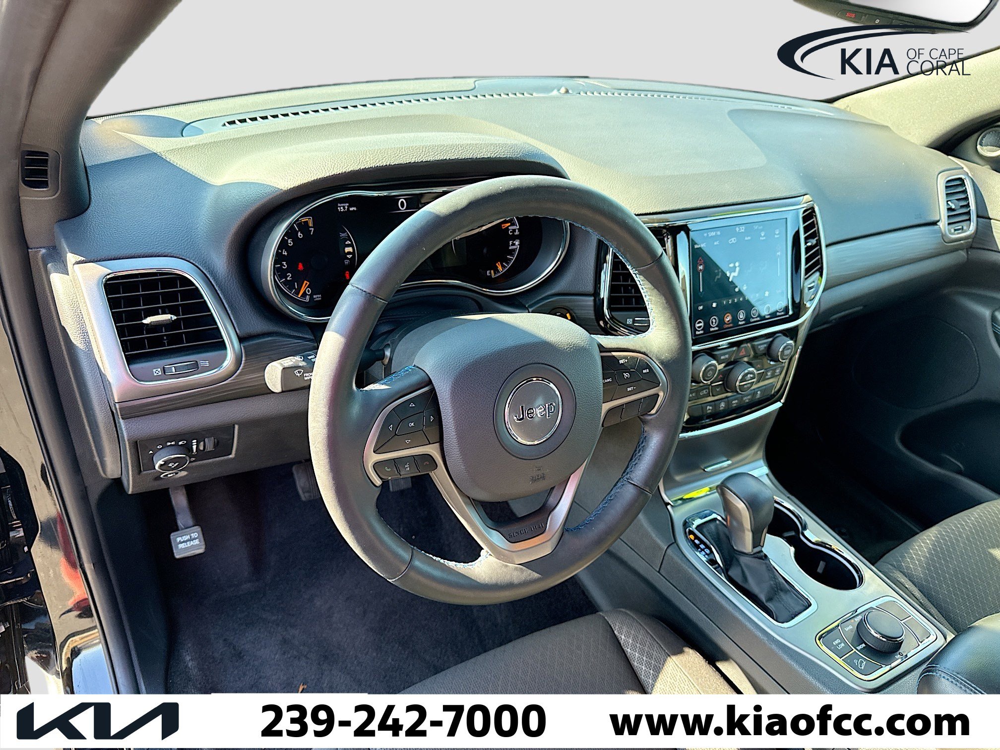 Used 2019 Jeep Grand Cherokee Laredo image 24