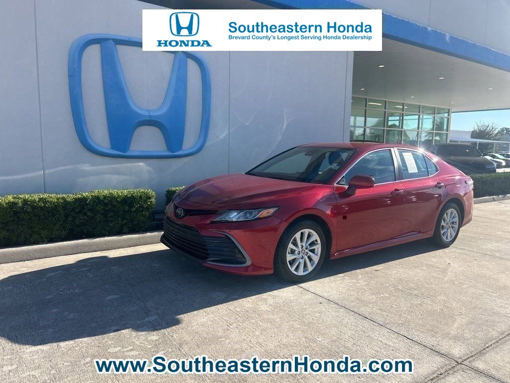 Used 2024 Toyota Camry LE image 1