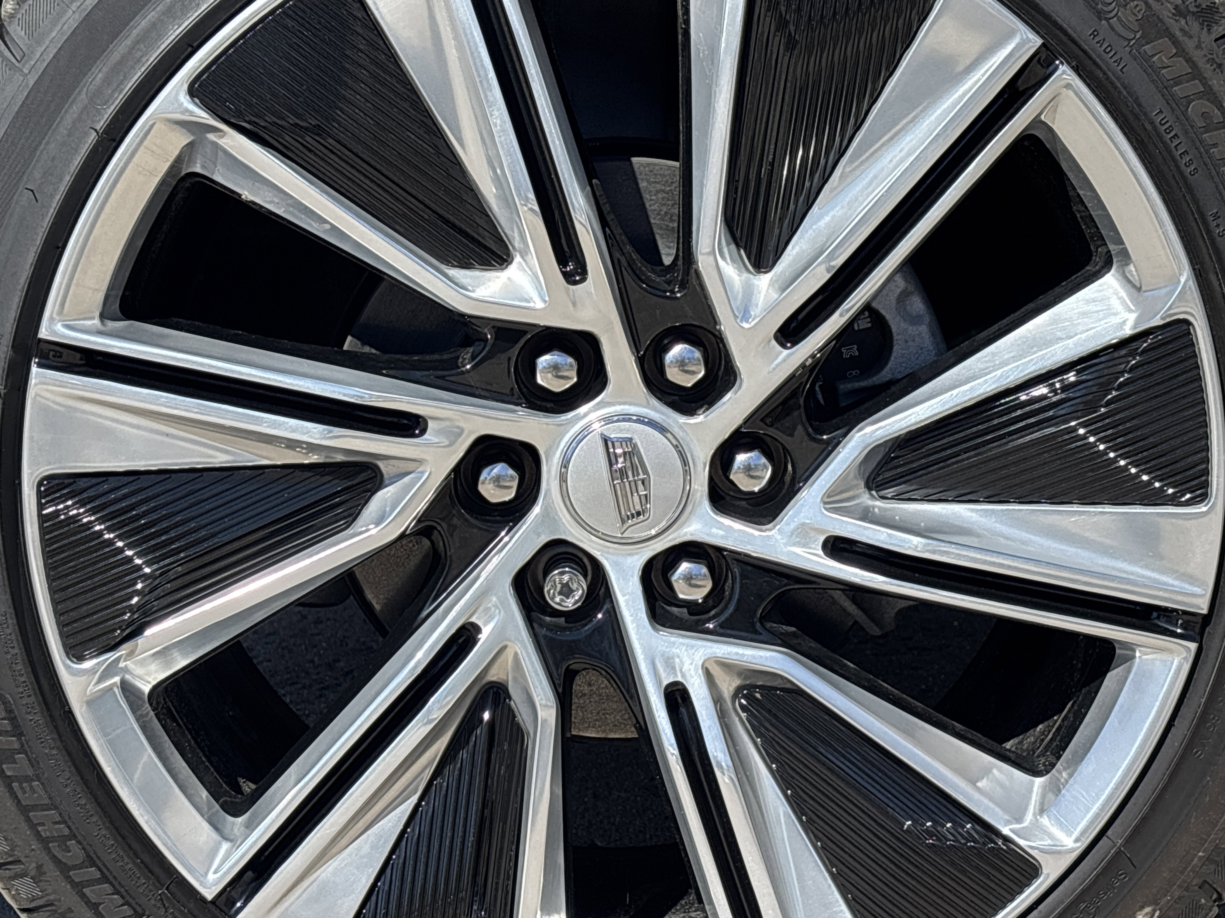 Used 2024 Cadillac Lyriq Luxury w/ LPO, Floor Liner Package image 18