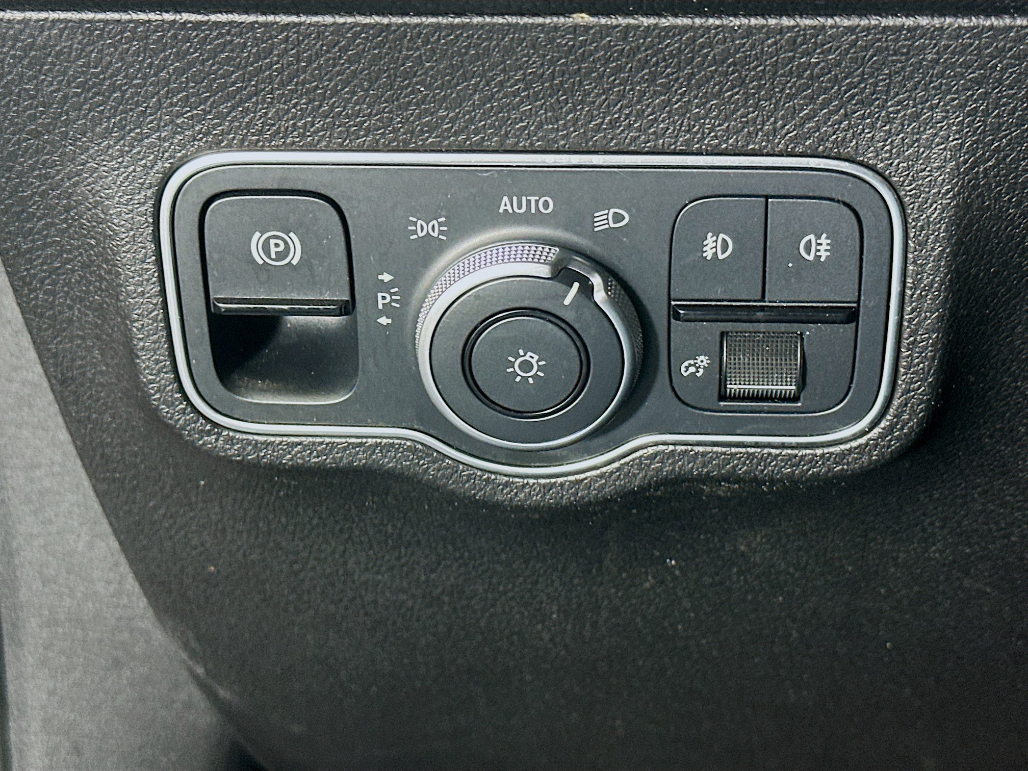 Used 2023 Mercedes-Benz GLB 250 4MATIC image 17
