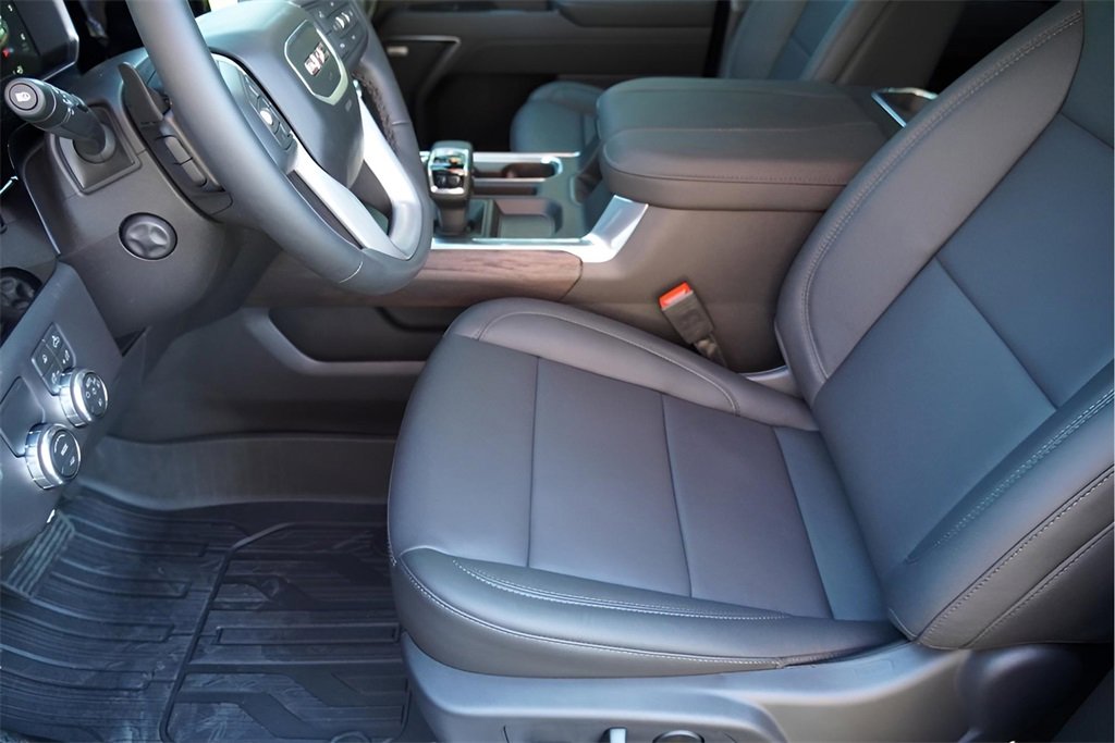 New 2026 GMC Sierra 1500 SLT image 8