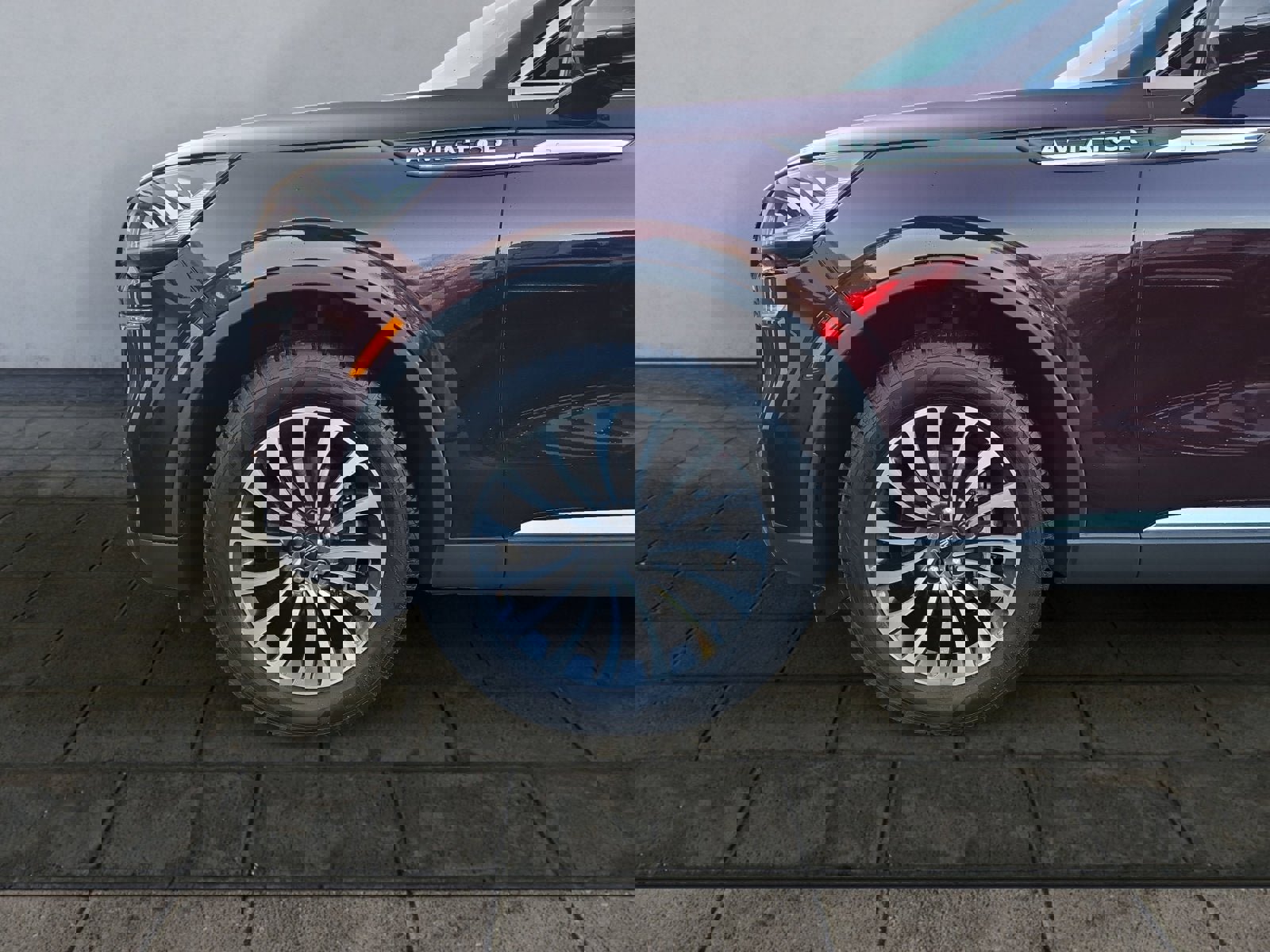 Used 2023 Lincoln Aviator Reserve w/ Elements Package Plus AWD/4WD image 27