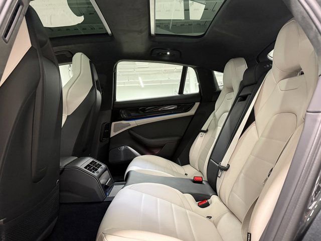 New 2026 Porsche Panamera GTS image 33