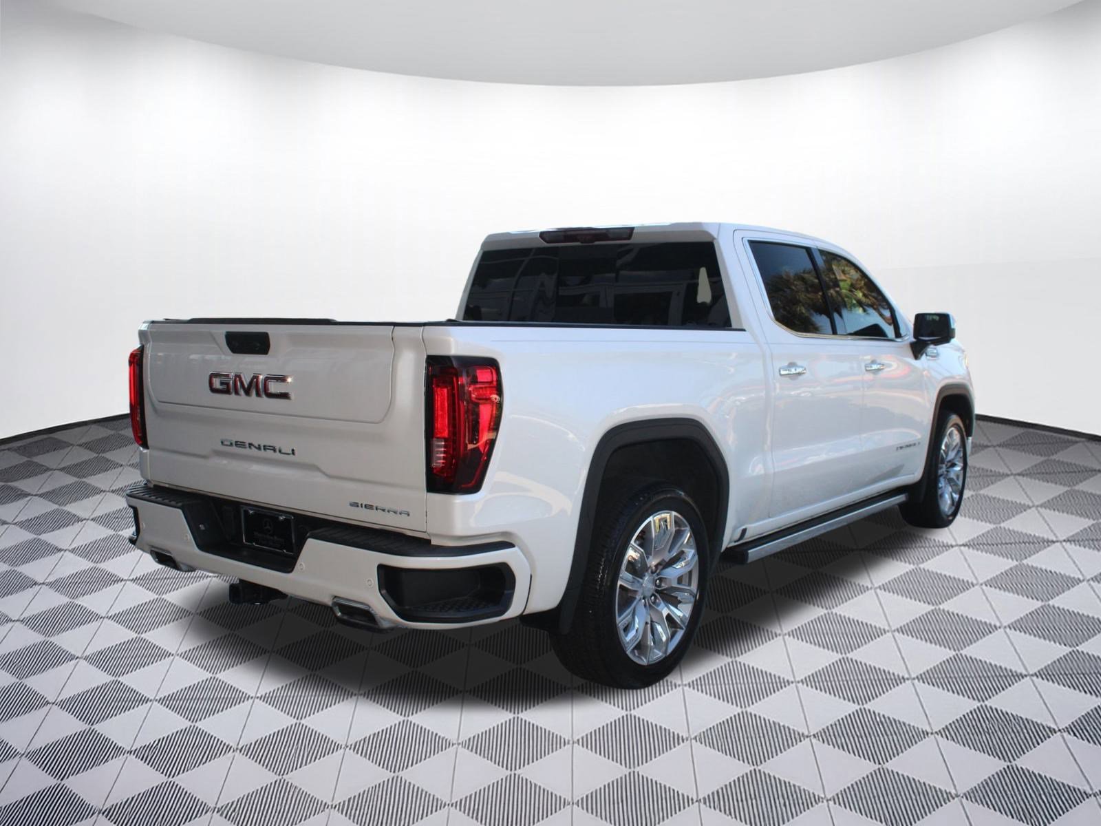 Used 2024 GMC Sierra 1500 Denali w/ Denali Reserve Package image 9
