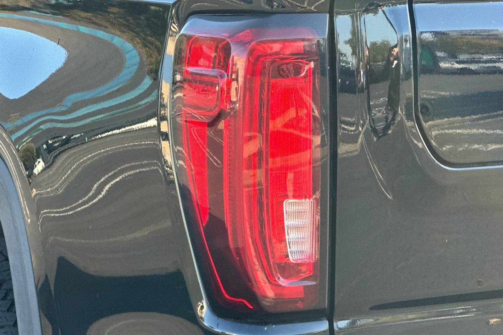 Used 2020 GMC Sierra 1500 SLT w/ SLT Premium Plus Package image 46