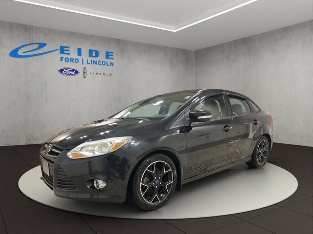Used 2014 Ford Focus SE w/ Equipment Group 201A image 2