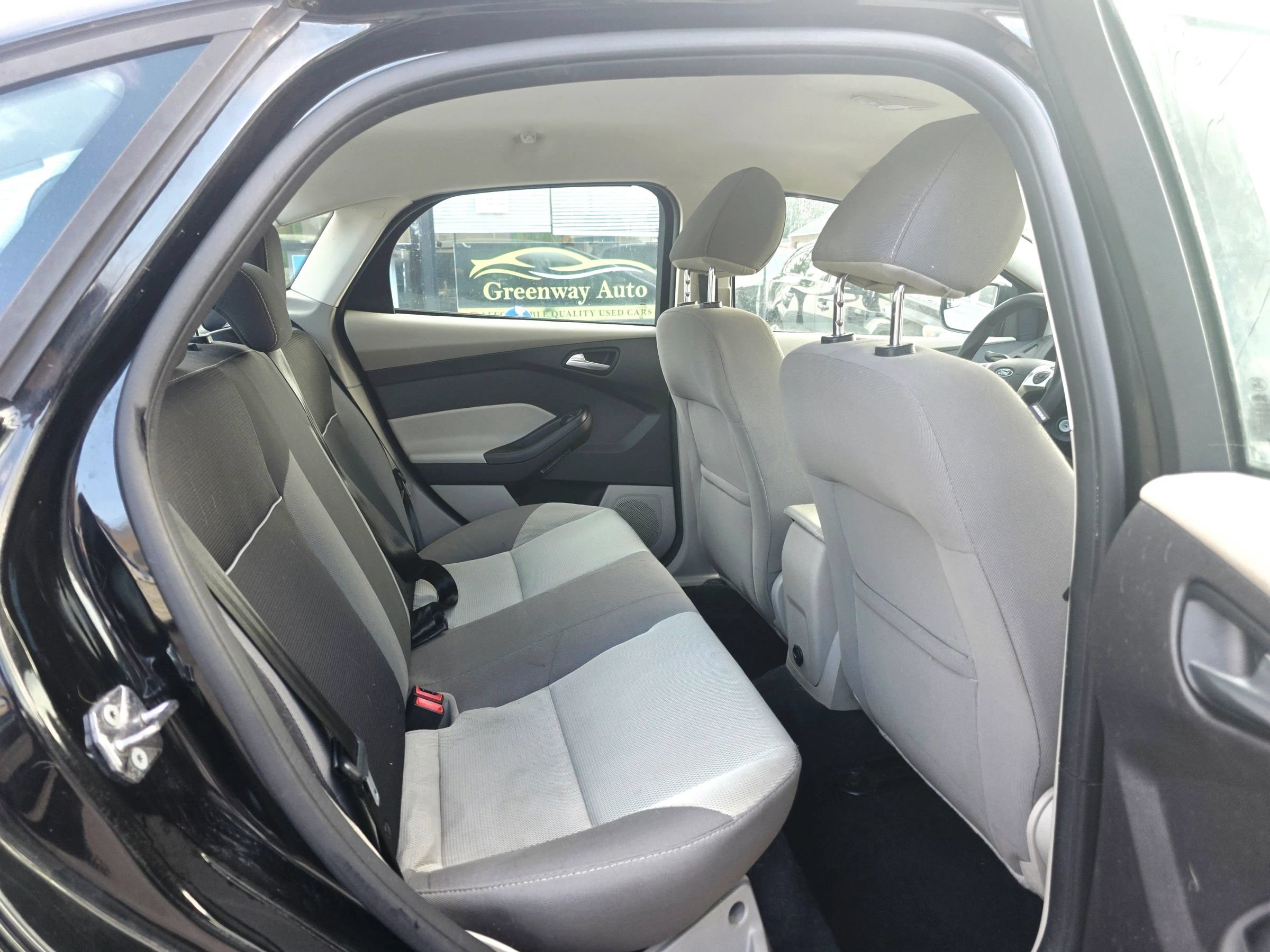 Used 2014 Ford Focus SE FWD image 14