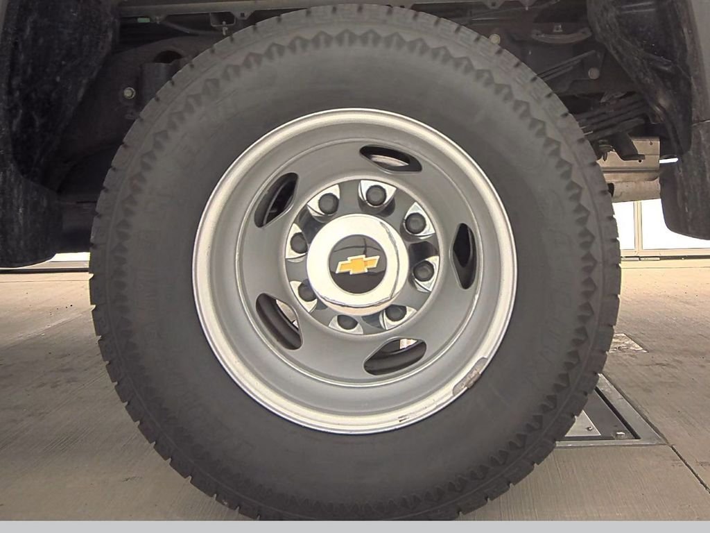 Used 2023 Chevrolet Silverado 3500 High Country image 14