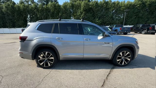 Used 2024 Volkswagen Atlas SEL Premium R-Line AWD/4WD image 9