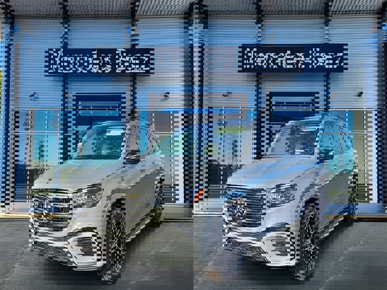 New 2026 Mercedes-Benz GLS 450 4MATIC image 3