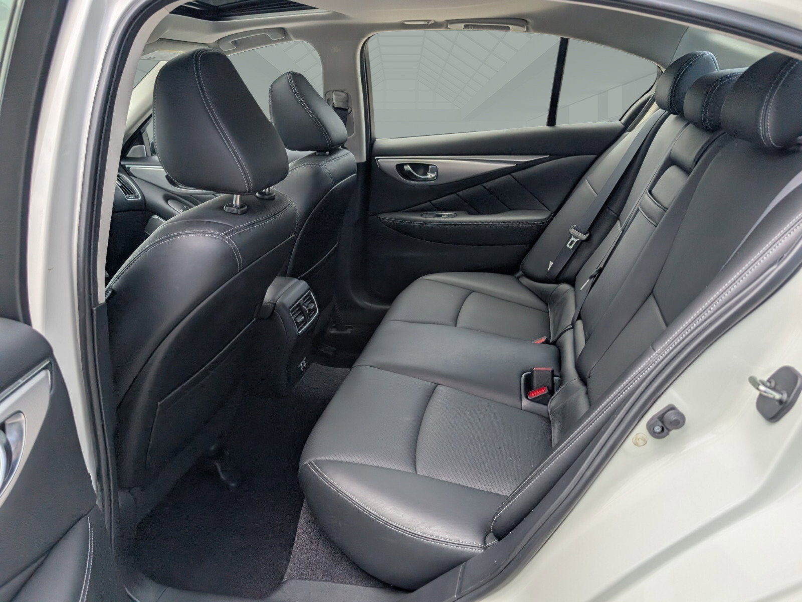 Used 2023 INFINITI Q50 Luxe w/ Cargo Package RWD image 9