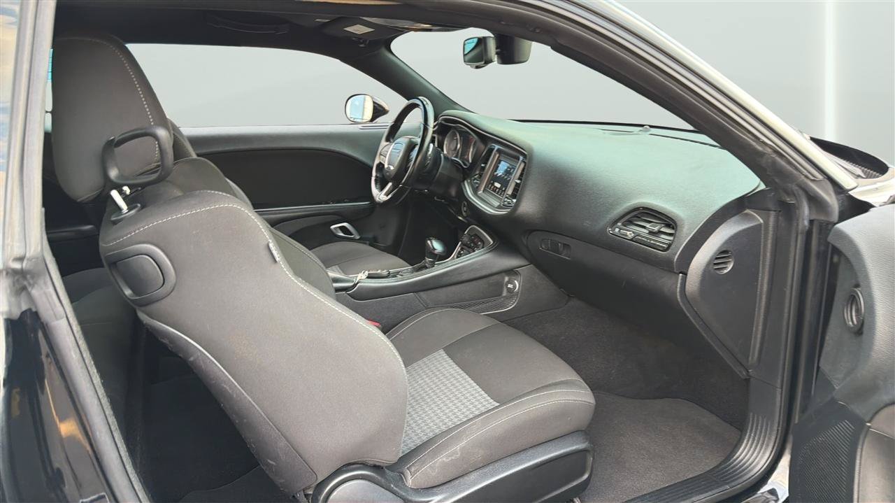 Used 2022 Dodge Challenger GT AWD/4WD image 15