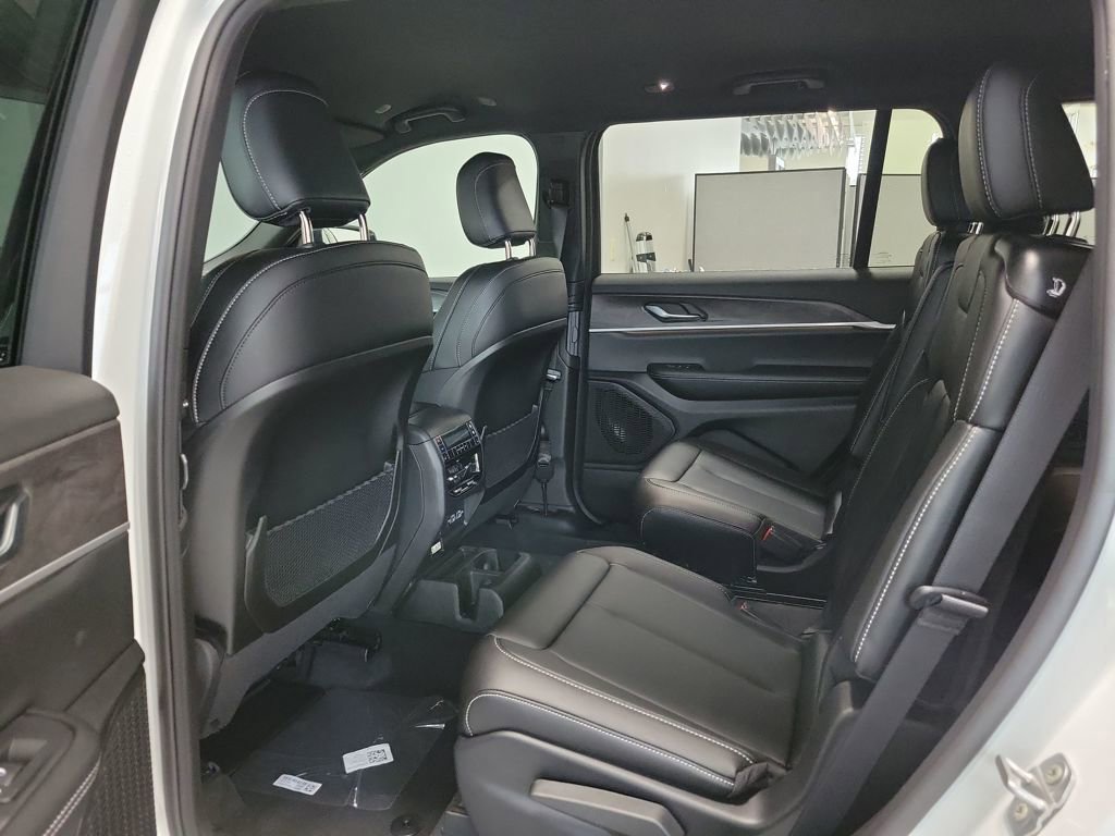 New 2025 Jeep Grand Cherokee L Limited image 14