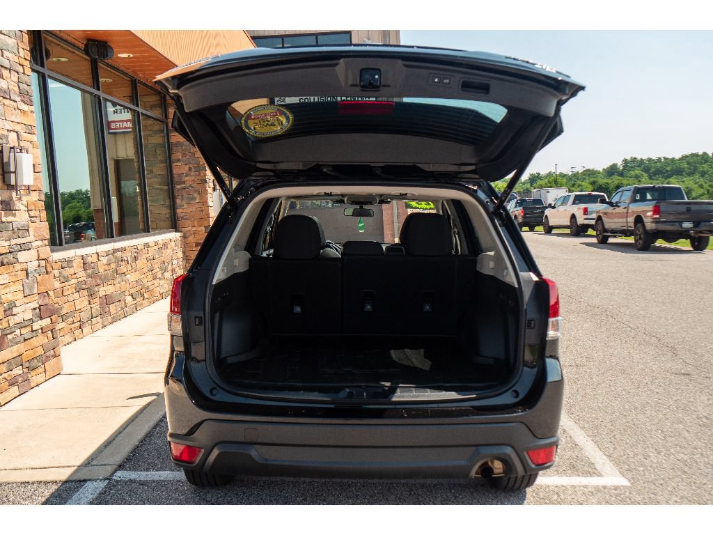 Used 2023 Subaru Forester Premium AWD/4WD image 28