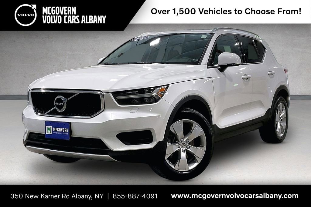 Used 2022 Volvo XC40 T5 Momentum w/ Climate Package AWD/4WD image 1