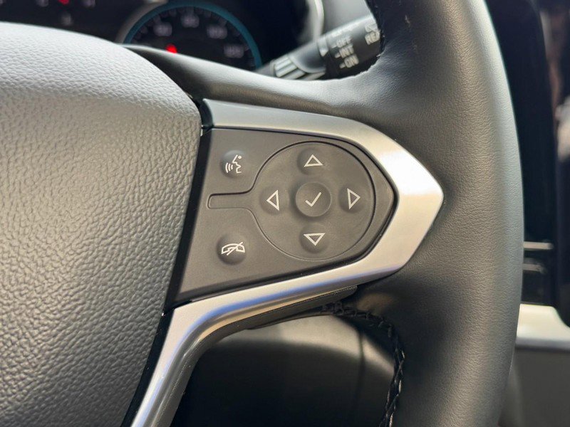 Used 2023 Chevrolet Traverse RS image 18