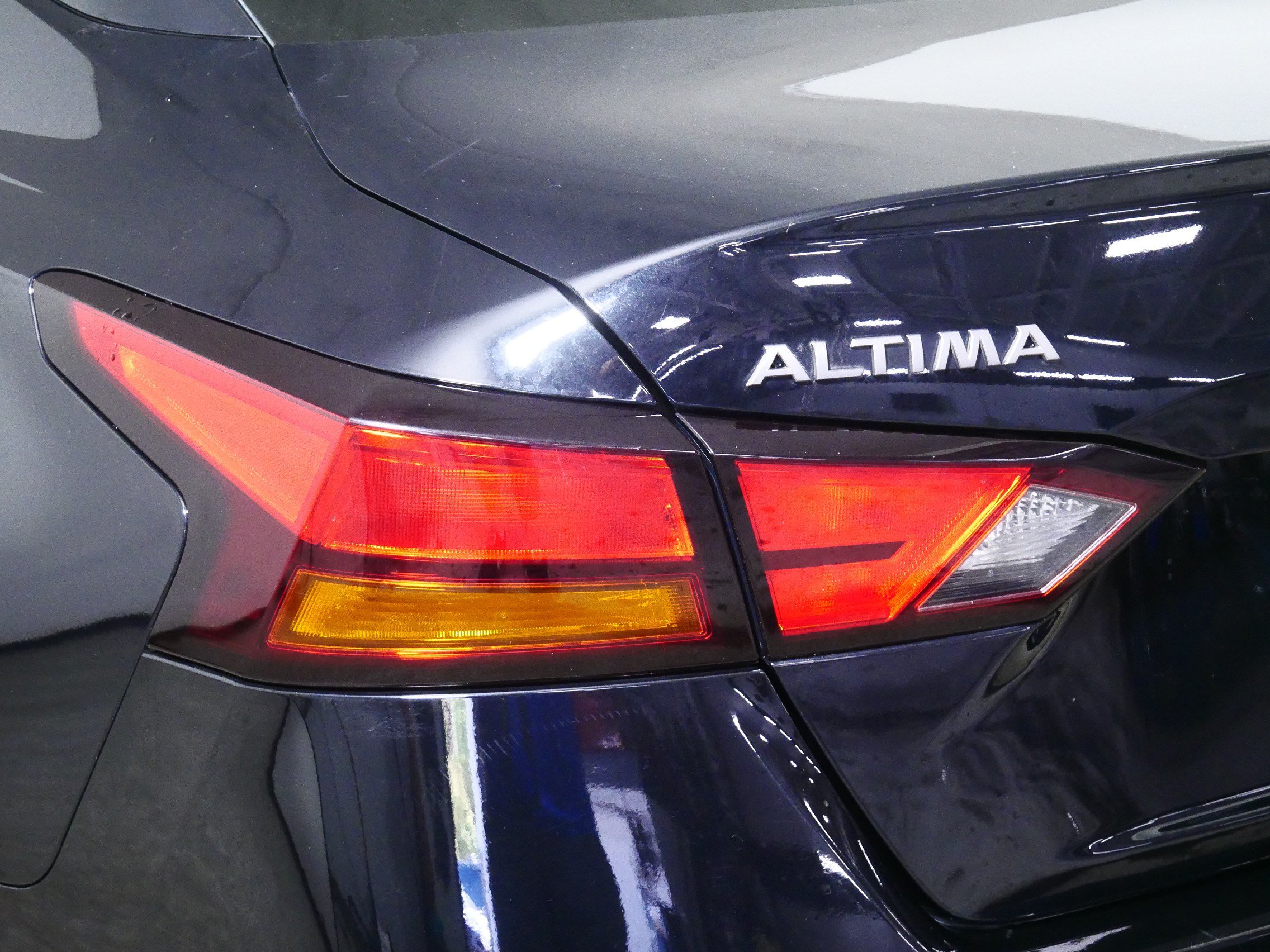 Used 2025 Nissan Altima 2.5 SV FWD image 17