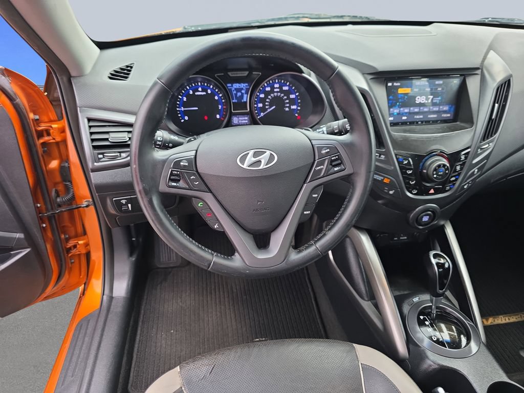Used 2013 Hyundai Veloster Turbo FWD image 13