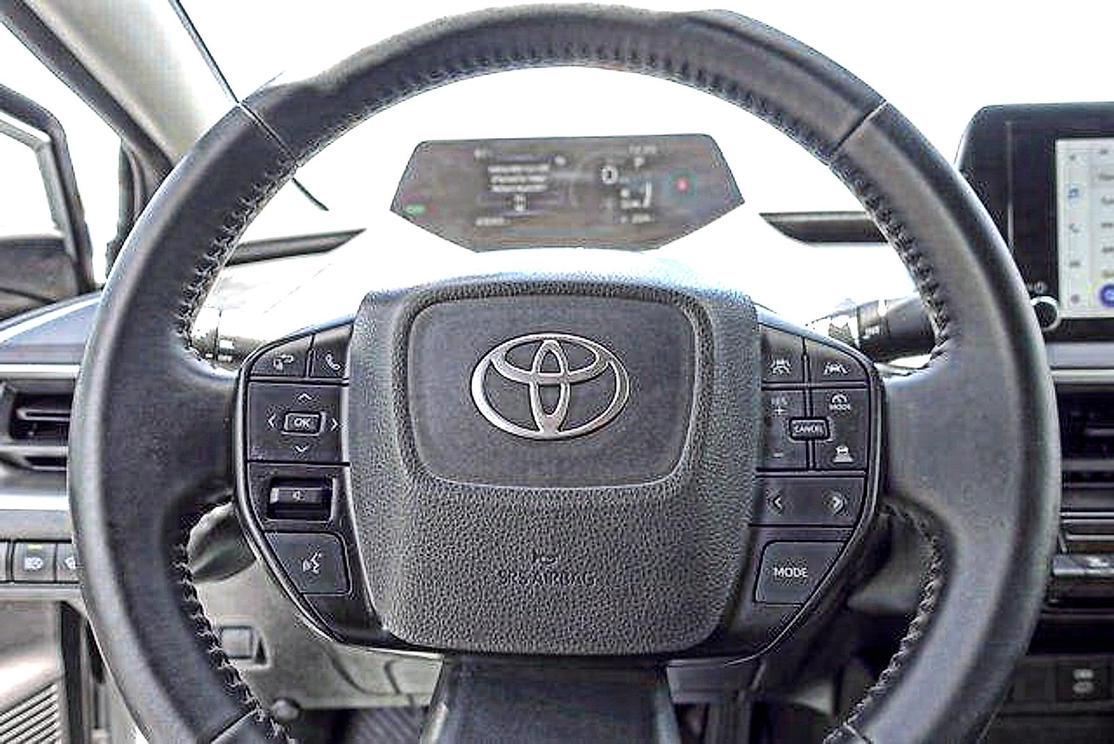 Used 2024 Toyota Prius LE FWD image 14
