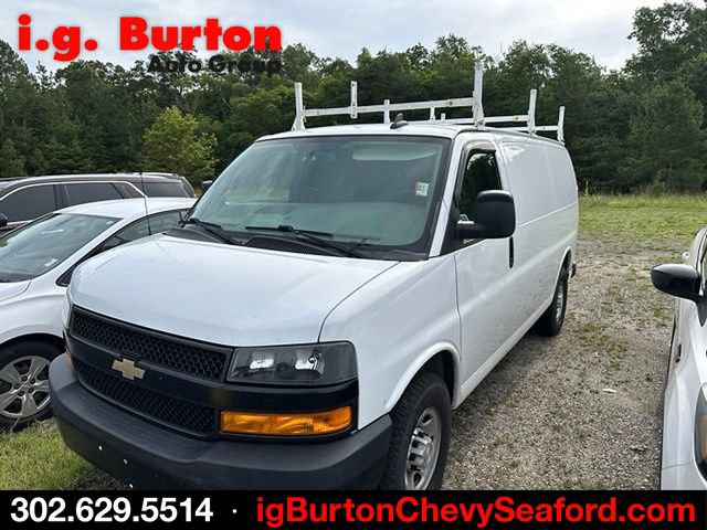 Used 2019 Chevrolet Express 2500 w/ Driver Convenience Package RWD image 3