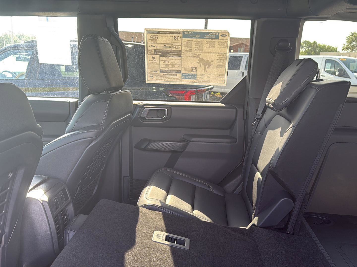 New 2025 Ford Bronco Badlands image 9