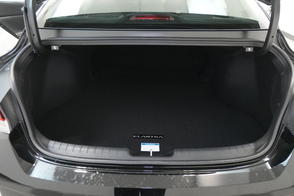 New 2026 Hyundai Elantra SE image 20