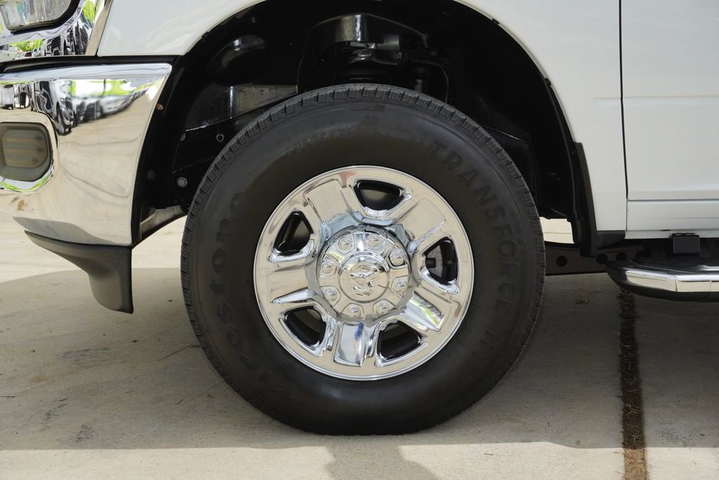 Used 2024 RAM 2500 Tradesman w/ Chrome Appearance Group image 12