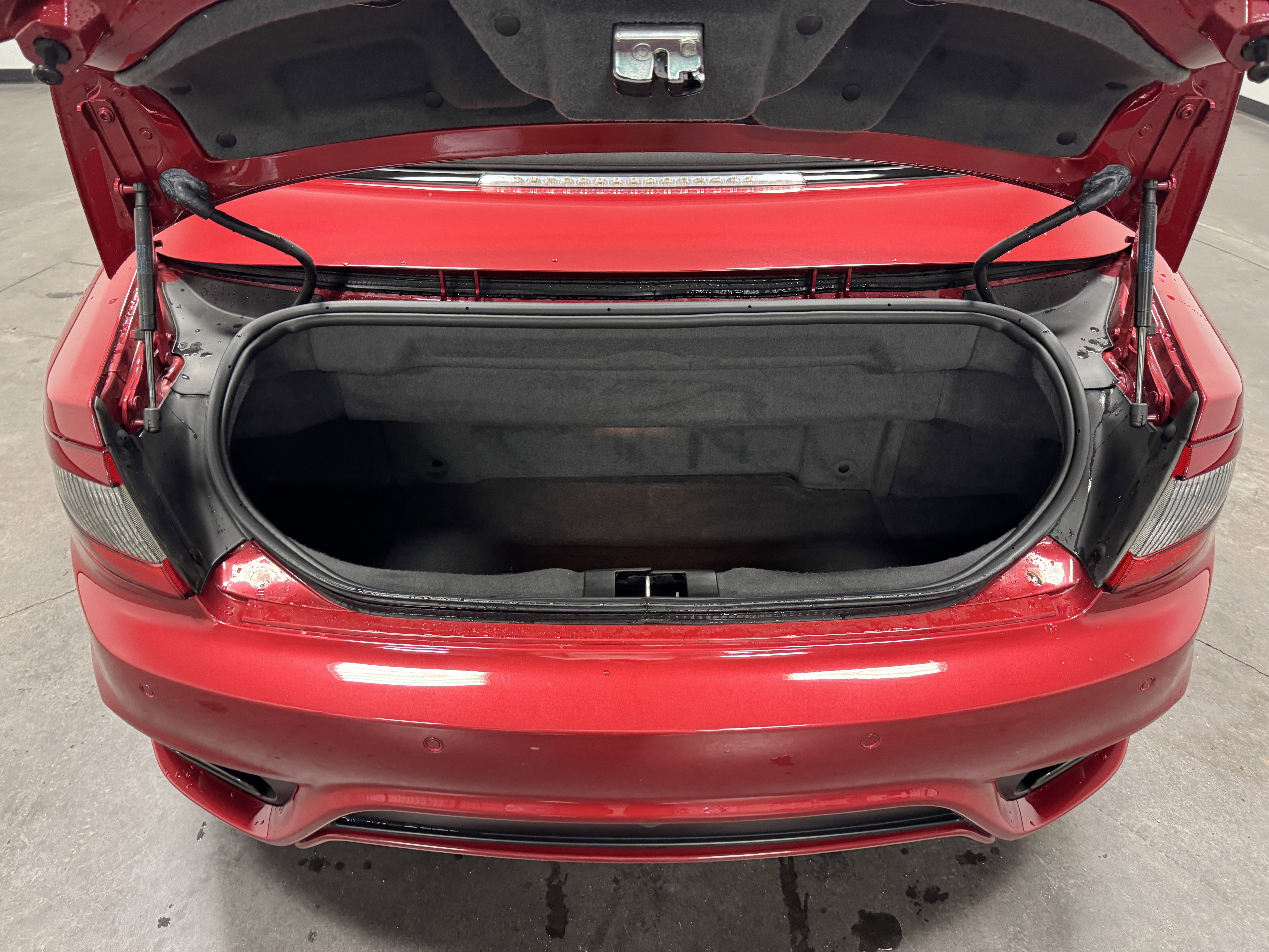 Used 2018 Maserati GranTurismo MC image 19