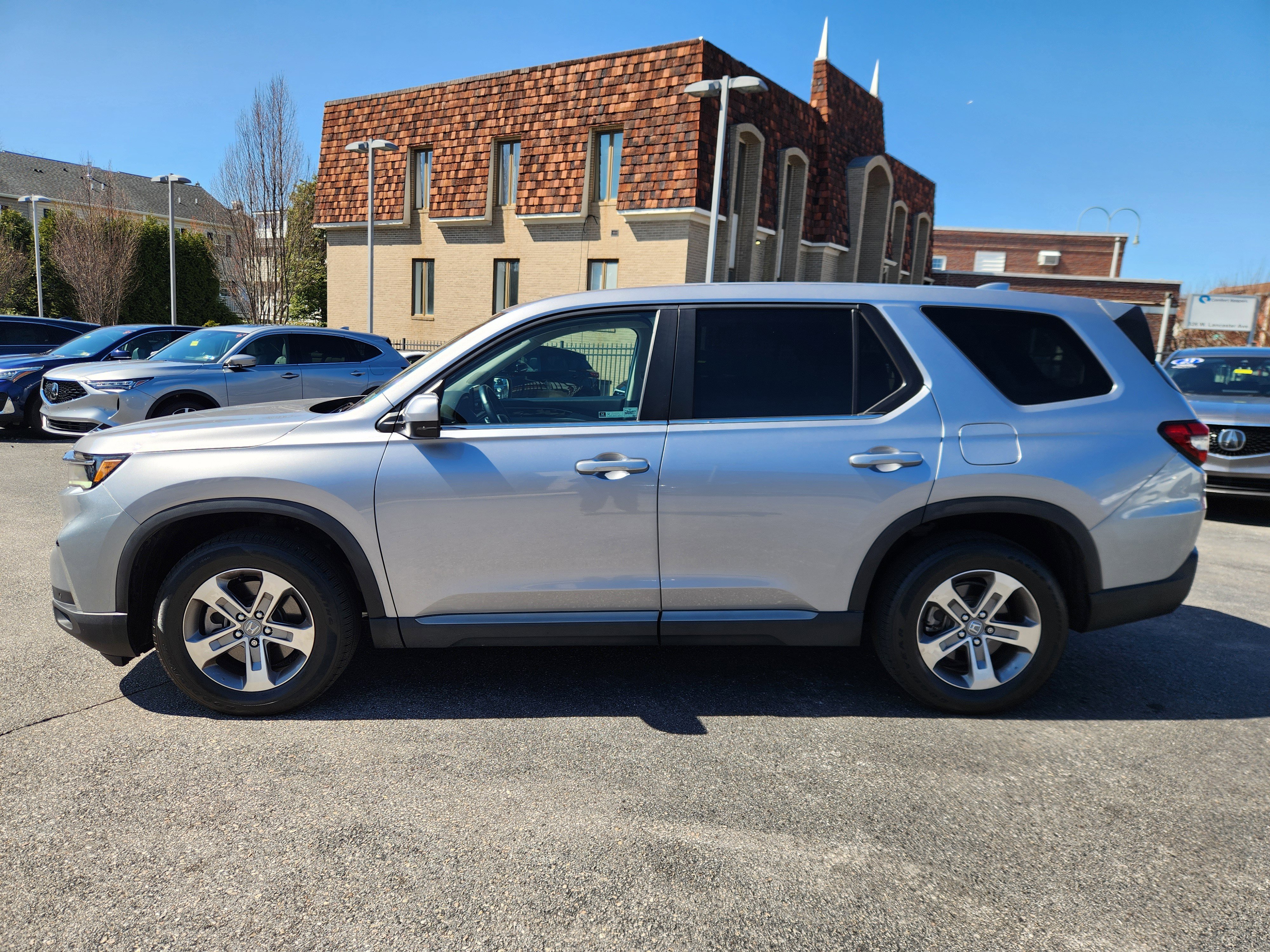 Used 2023 Honda Pilot EX-L image 5