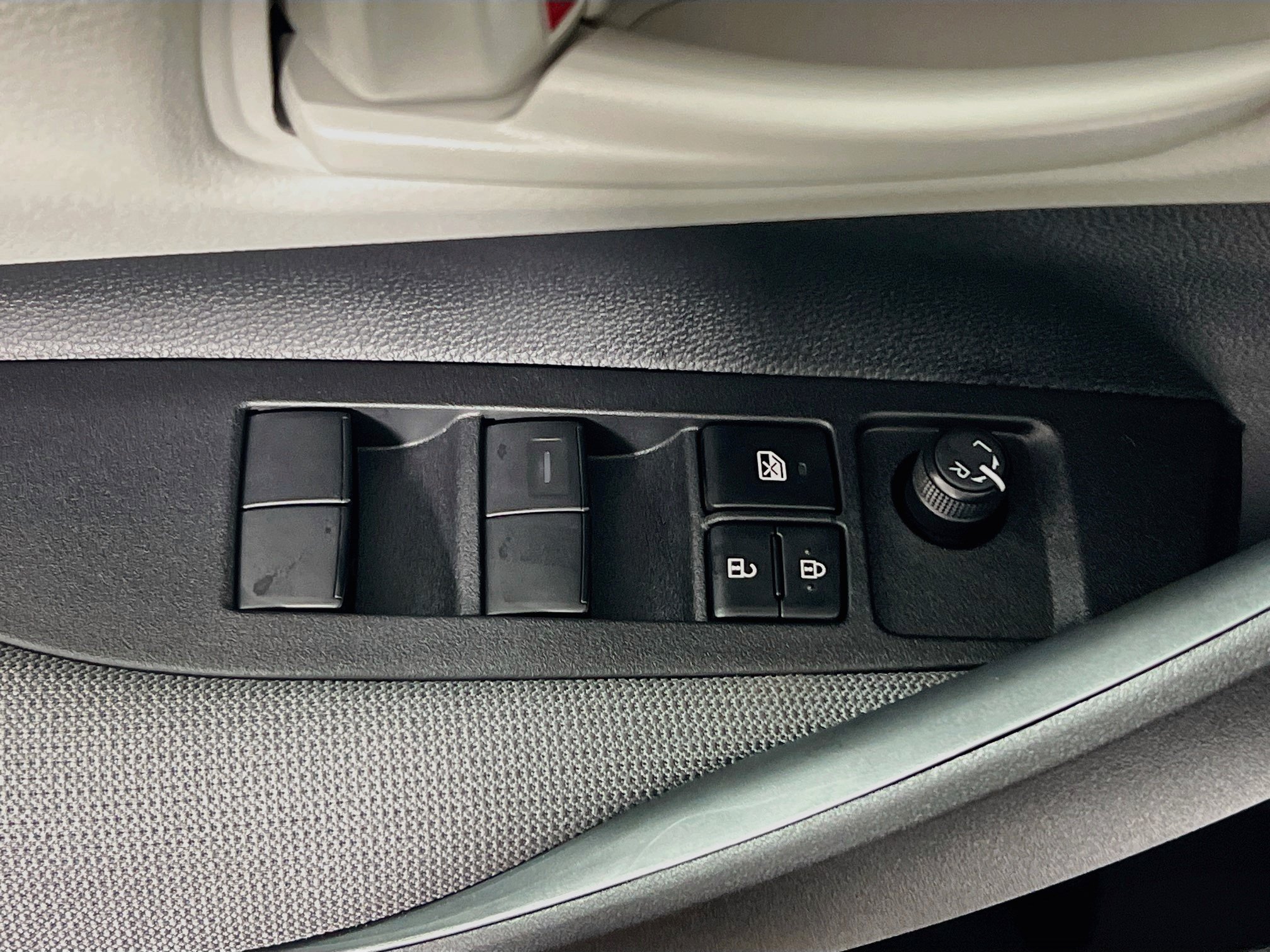 New 2027 Toyota Corolla LE FWD image 15