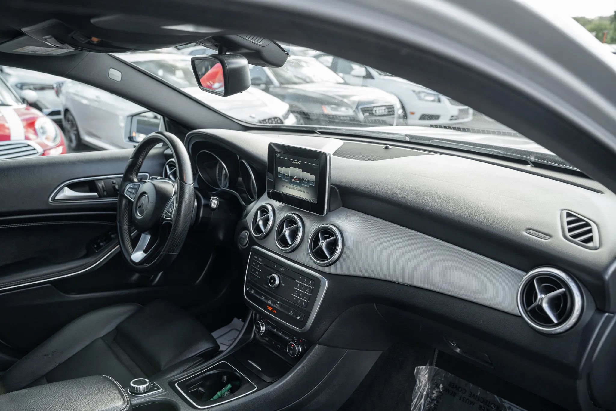 Used 2017 Mercedes-Benz GLA 250 4MATIC w/ Premium Package image 13