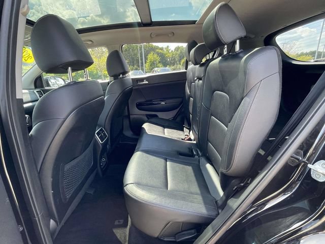 Certified 2022 Kia Sportage EX w/ EX Technology Package FWD image 12