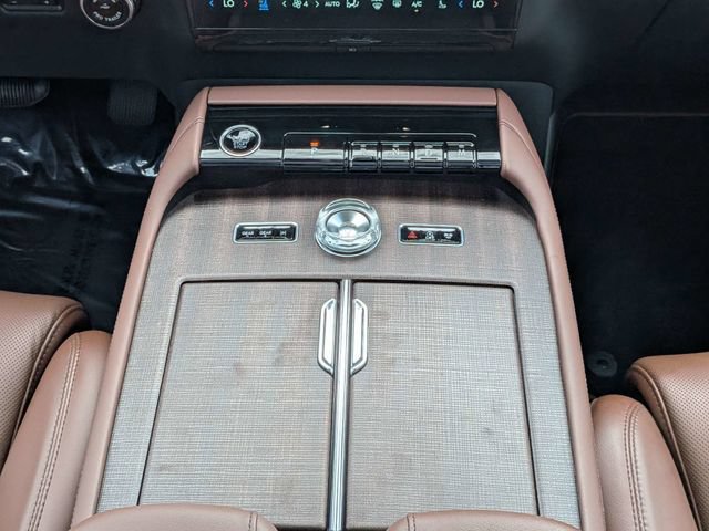 New 2026 Lincoln Navigator L Reserve AWD/4WD image 19