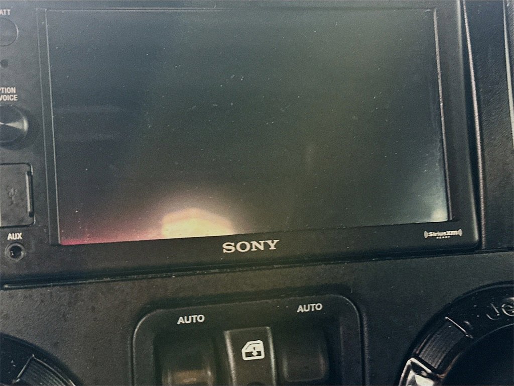 Used 2017 Jeep Wrangler Unlimited Sahara image 17