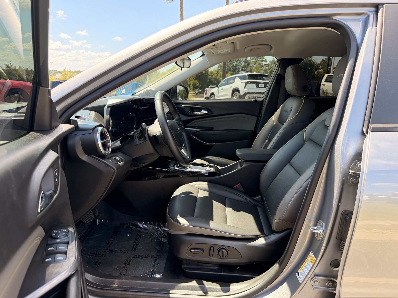 Used 2025 Chevrolet Trax ACTIV w/ Driver Confidence Package FWD image 16