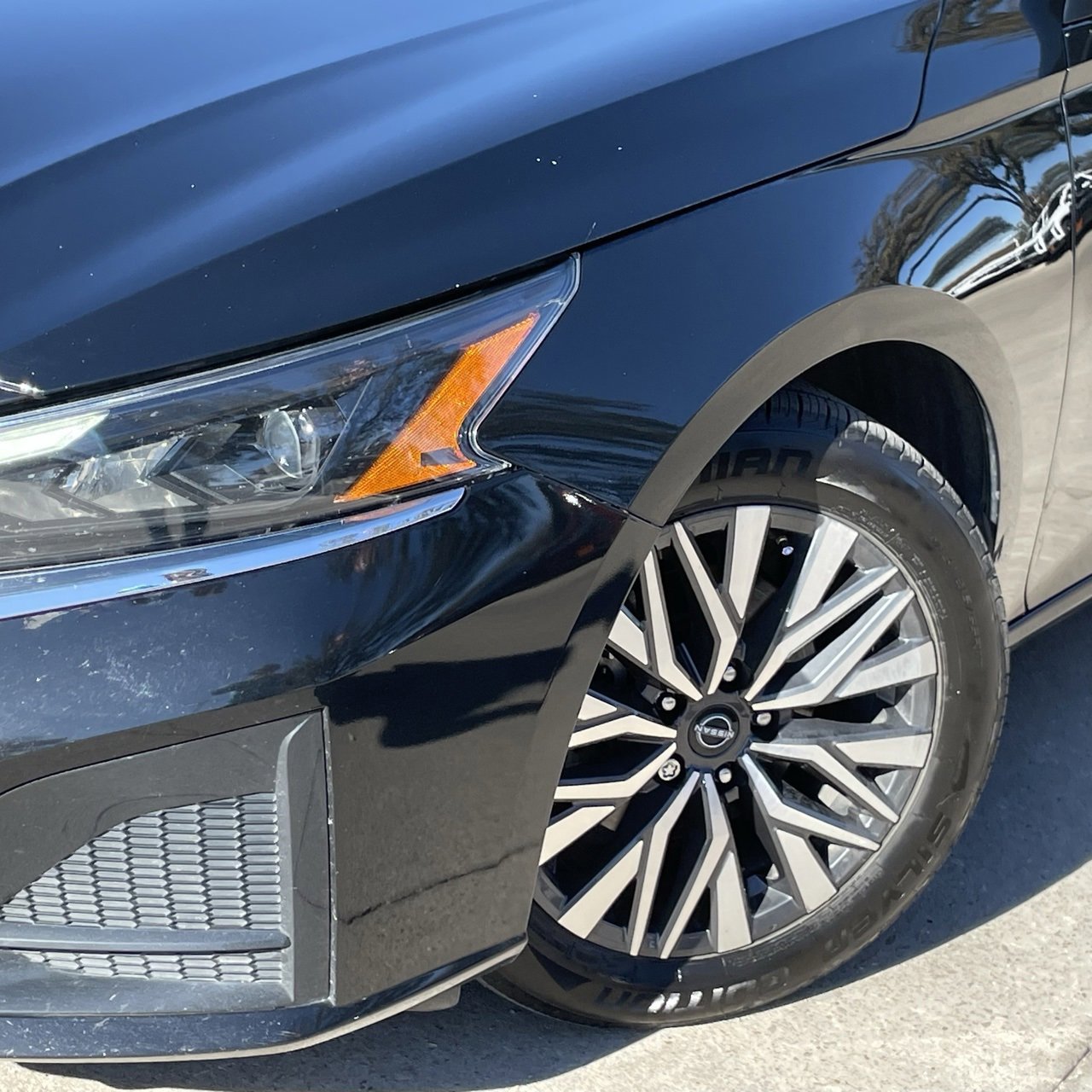 Used 2024 Nissan Altima 2.5 SV image 9