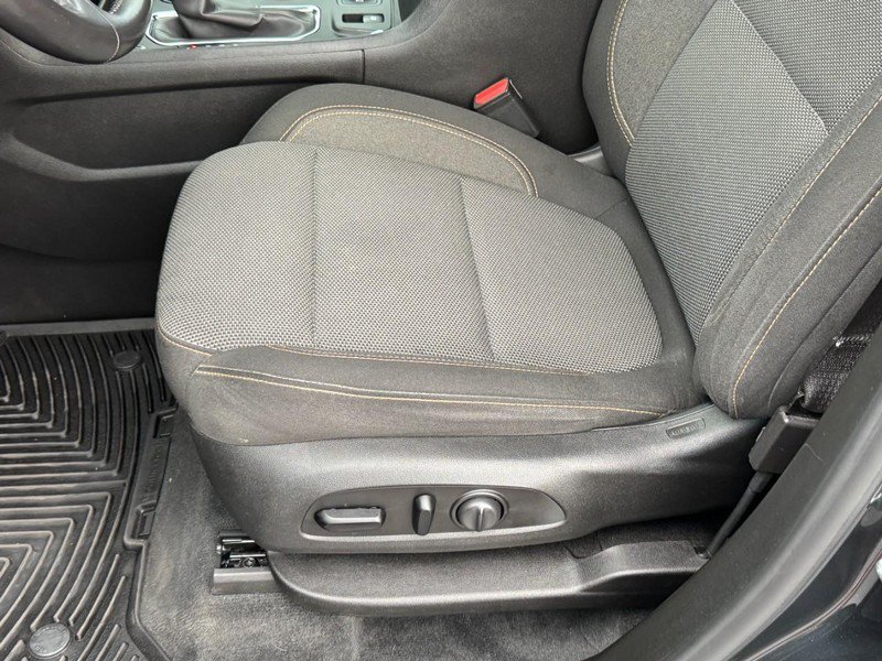 Used 2021 Chevrolet Traverse LT FWD image 23