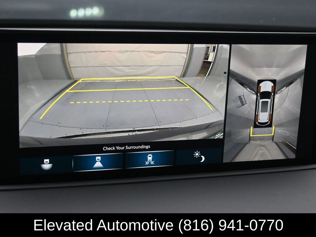 Used 2023 Acura MDX SH-AWD w/ Advance Package image 11