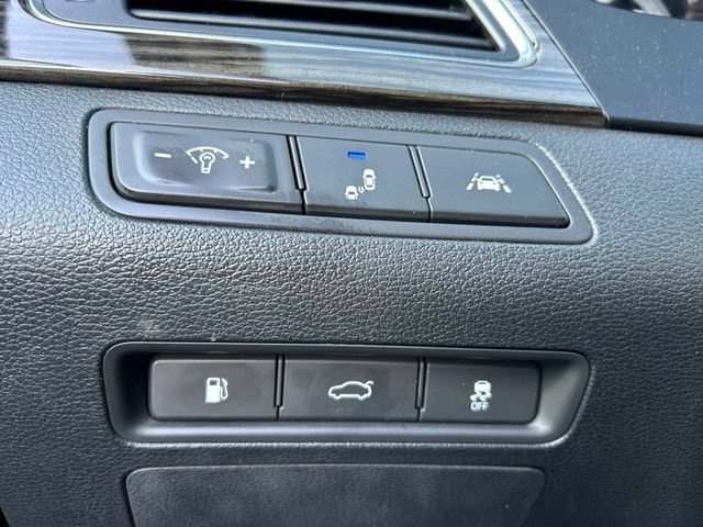 Used 2016 Hyundai Sonata Limited w/ Option Group 05 FWD image 25