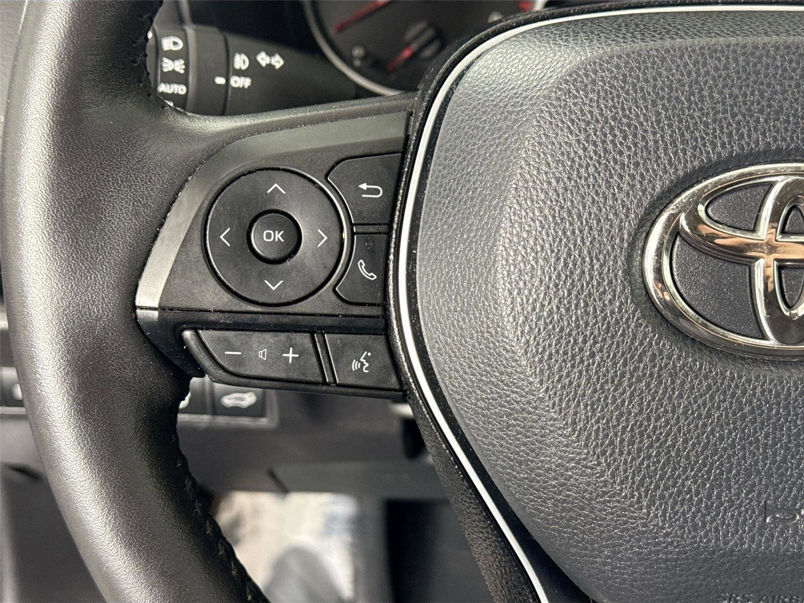 Certified 2020 Toyota RAV4 XLE Premium image 17