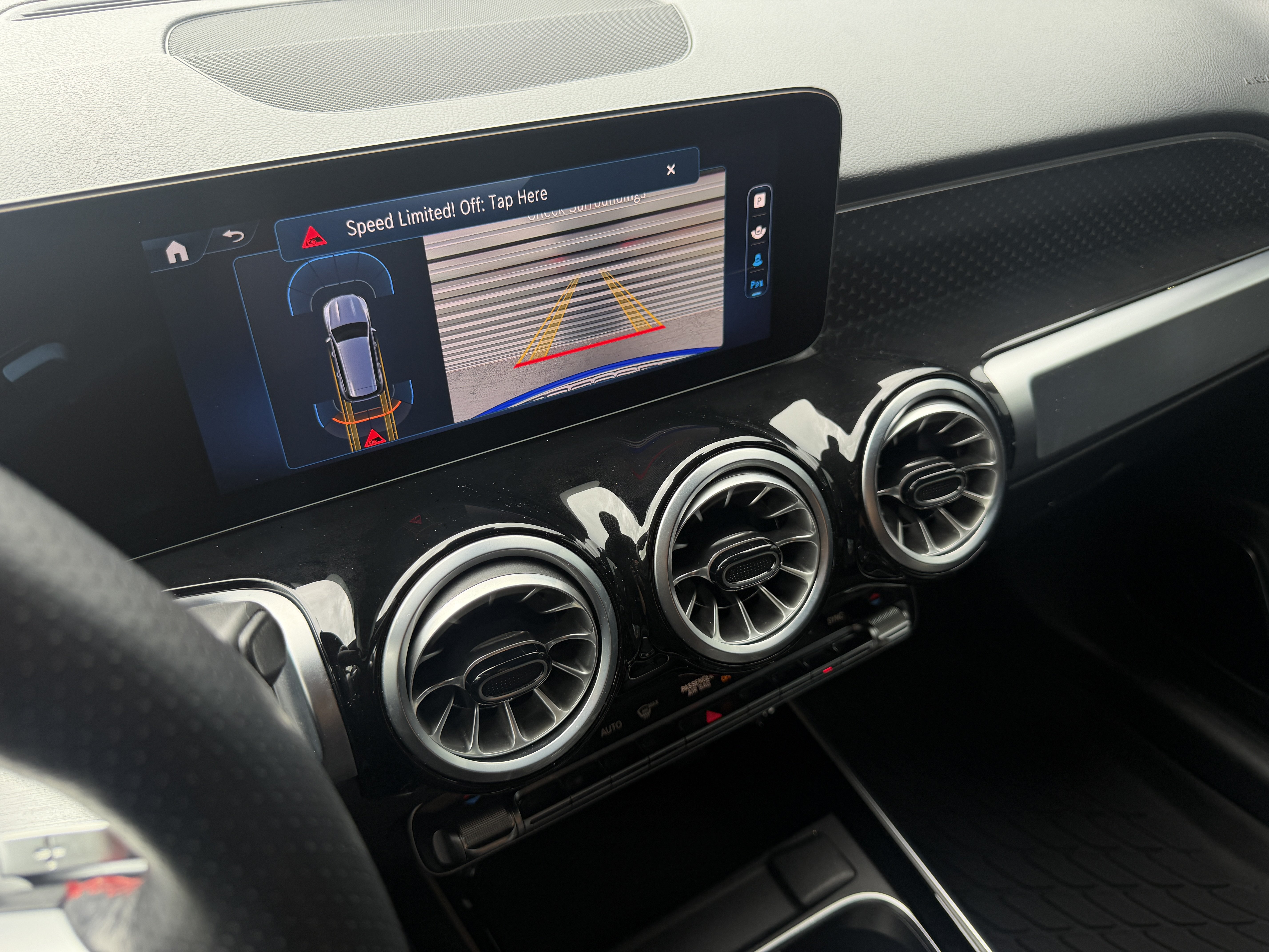 Used 2024 Mercedes-Benz GLB 250 image 27