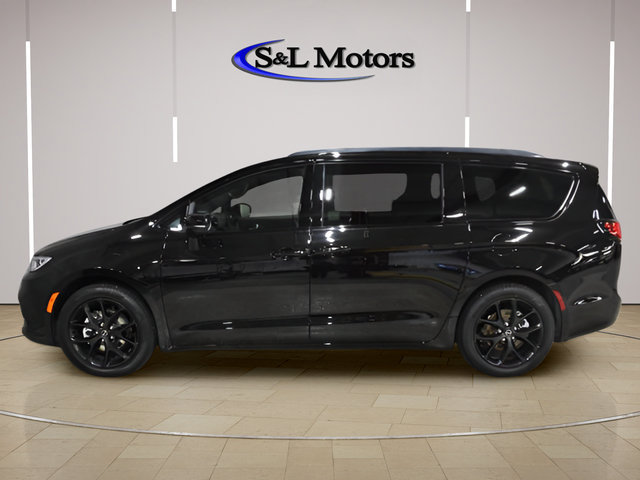 New 2026 Chrysler Pacifica Select w/ S Appearance Package FWD image 3